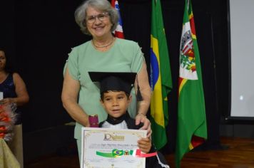 Foto - FORMATURA DOS ALUNOS DA EMEI. FRANCESCO ROMANO.