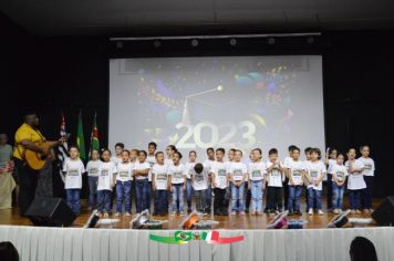 Foto - FORMATURA DOS ALUNOS DA EMEI. FRANCESCO ROMANO.