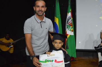 Foto - FORMATURA DOS ALUNOS DA EMEI. FRANCESCO ROMANO.