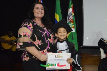 Foto - FORMATURA DOS ALUNOS DA EMEI. FRANCESCO ROMANO.