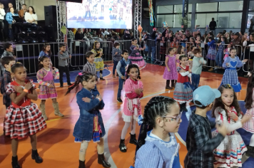 Foto - PREFEITURA DE PEDRINHAS PAULISTA REALIZA FESTA JUNINA DA EMEF PROF. CLÓVIS MANFIO 2025.