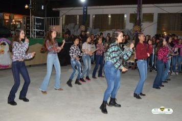 Foto - PREFEITURA MUNICIPAL REALIZA FESTA JUNINA DA ESCOLA CLOVIS MANFIO 2023.