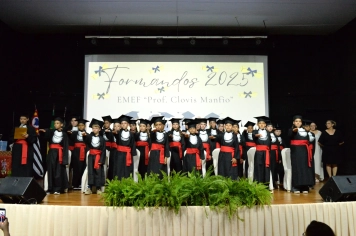 Foto - FORMATURA 5ª ANO EMEF. PROF. CLOVIS MANFIO 2025.
