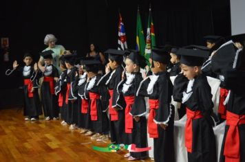 Foto - FORMATURA DOS ALUNOS DA EMEI. FRANCESCO ROMANO.