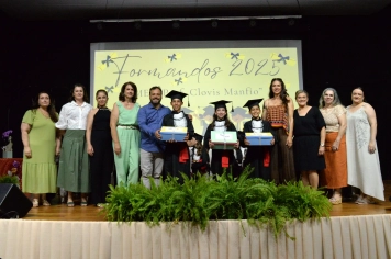 Foto - FORMATURA 5ª ANO EMEF. PROF. CLOVIS MANFIO 2025.