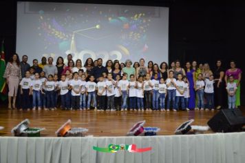 Foto - FORMATURA DOS ALUNOS DA EMEI. FRANCESCO ROMANO.