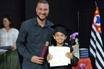 Foto - FORMATURA 5ª ANO EMEF. PROF. CLOVIS MANFIO 2025.