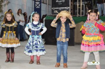 Foto - PREFEITURA MUNICIPAL REALIZA FESTA JUNINA DA ESCOLA CLOVIS MANFIO 2023.