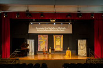 Foto - CINE TEATRO EM PEDRINHAS PAULISTA É PALCO DE ESPETÁCULO DE ÓPERA “NESSUN DORMA”.