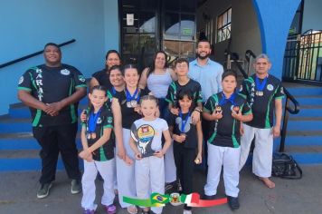 EQUIPE PEDRINHENSE DE KARATE SE DESTACA EM CAMPEONATO INTERESTADUAL E CONQUISTA PRIMEIRA COLOCAÇÃO NA PONTUAÇÃO GERAL.