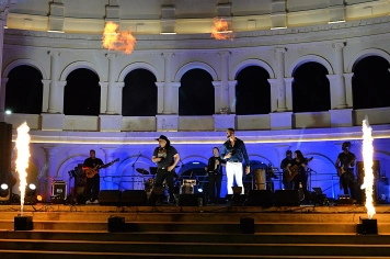 NOITE ESPECIAL MARCA COMEMORAÇÃO DO DIA DO TRABALHADOR EM PEDRINHAS PAULISTA.