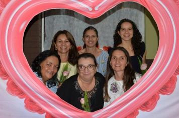 PREFEITURA MUNICIPAL REALIZA JANTAR EM HOMENAGEM AO DIA DAS MÃES PARA PARTICIPANTES DO CRAS.