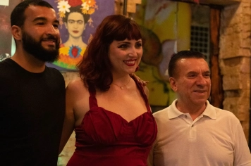 REPRESENTANTES DE PEDRINHAS PRESTIGIAM LANÇAMENTO DE LIVRO BASEADO NO MUNICIPIO