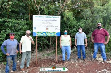 PREFEITURA INSTALA PLACA DE IDENTIFICAÇÃO EM NASCENTE MUNICIPAL MODELO