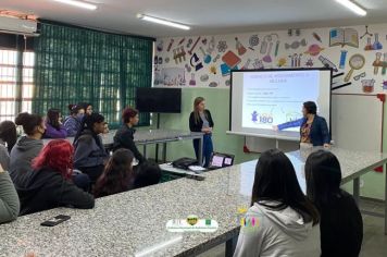 PALESTRA NA ESCOLA BENEDICTIS SOBRE A CAMPANHA AGOSTO LILÁS