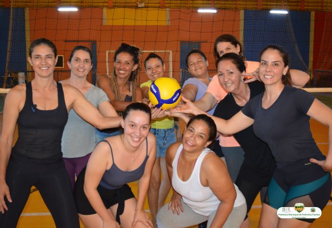 ATIVIDADES PARA AS MULHERES EM COMEMORAÇÃO AO 1 DE MAIO.