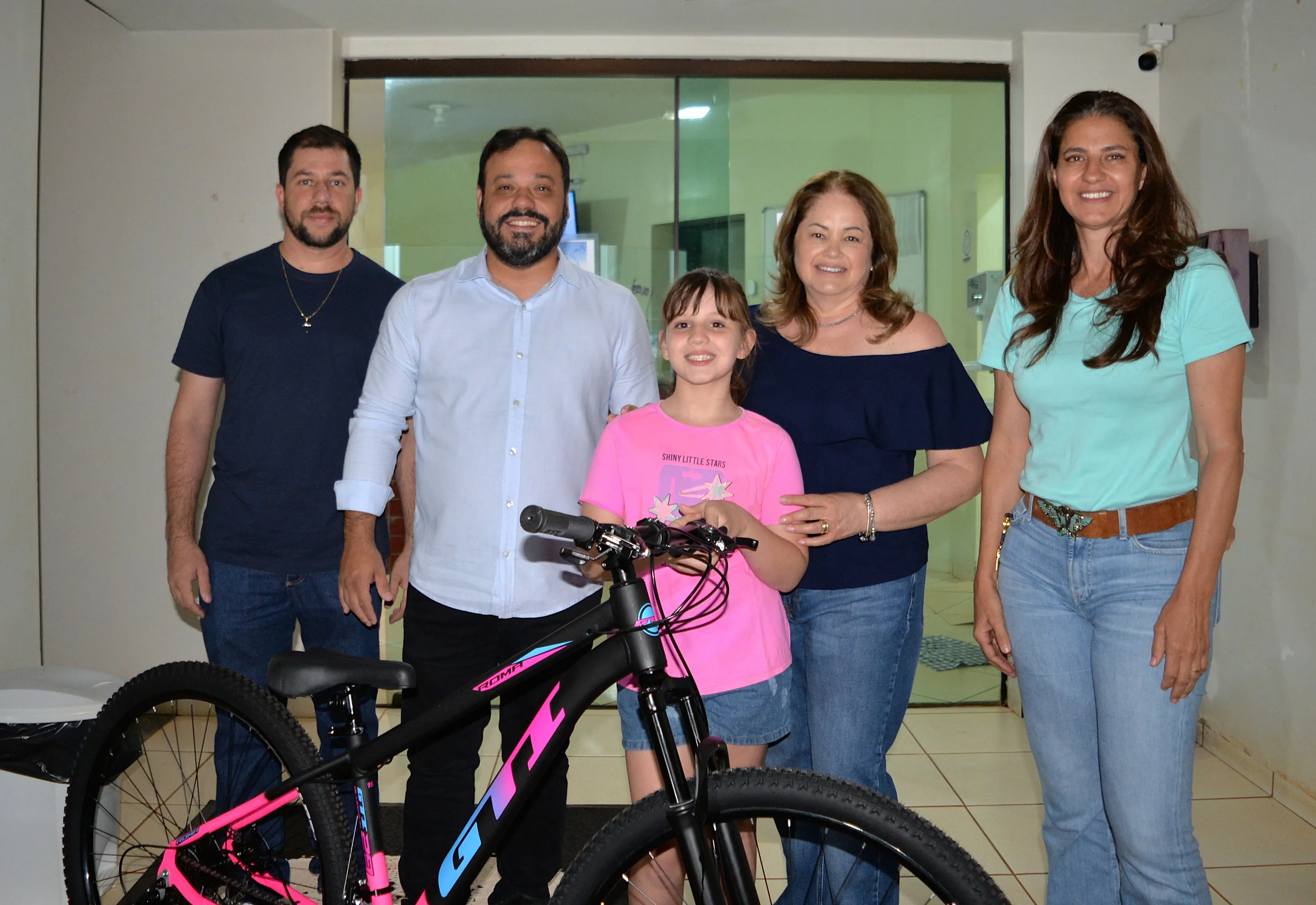 PREFEITURA MUNICIPAL DE PEDRINHAS PAULISTA REALIZA ENTREGA DE PRÊMIO DA CAMPANHA DE VACINAÇÃO.