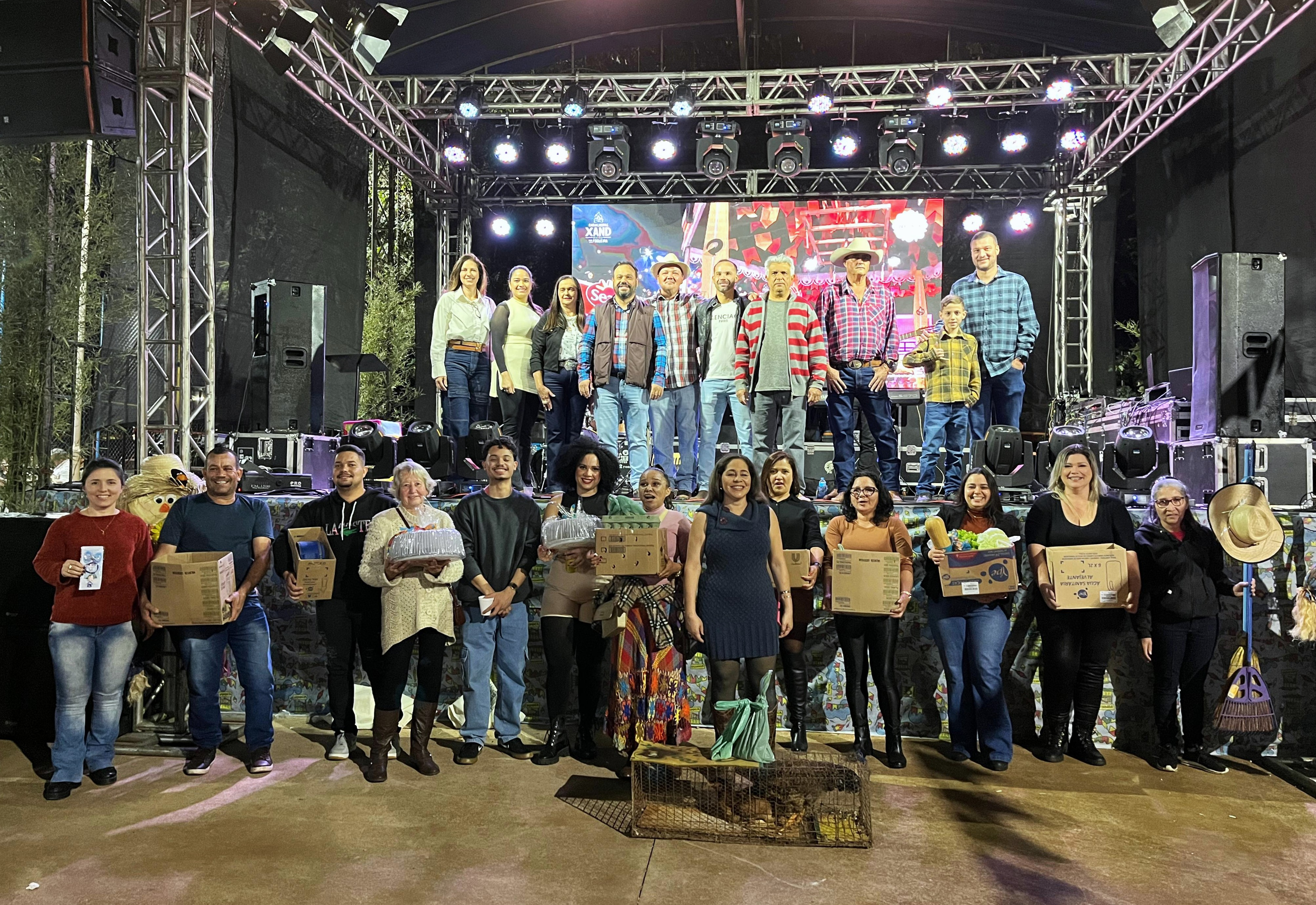 PEDRINHAS PAULISTA REALIZA MAIS UMA EDIÇÃO DA TRADICIONAL FESTA JULINA DA VILA.
