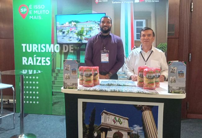 REPRESENTANTES DE PEDRINHAS PAULISTA PARTICIPAM COMO EXPOSITORES NA 8ª EXPO FORUM.