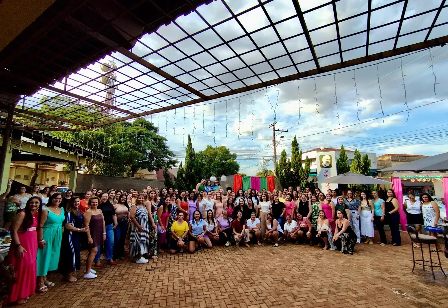 PREFEITURA DE PEDRINHAS PAULISTA PROMOVE CONFRATERNIZAÇÃO EM CELEBRAÇÃO AO DIA INTERNACIONAL DA MULHER.