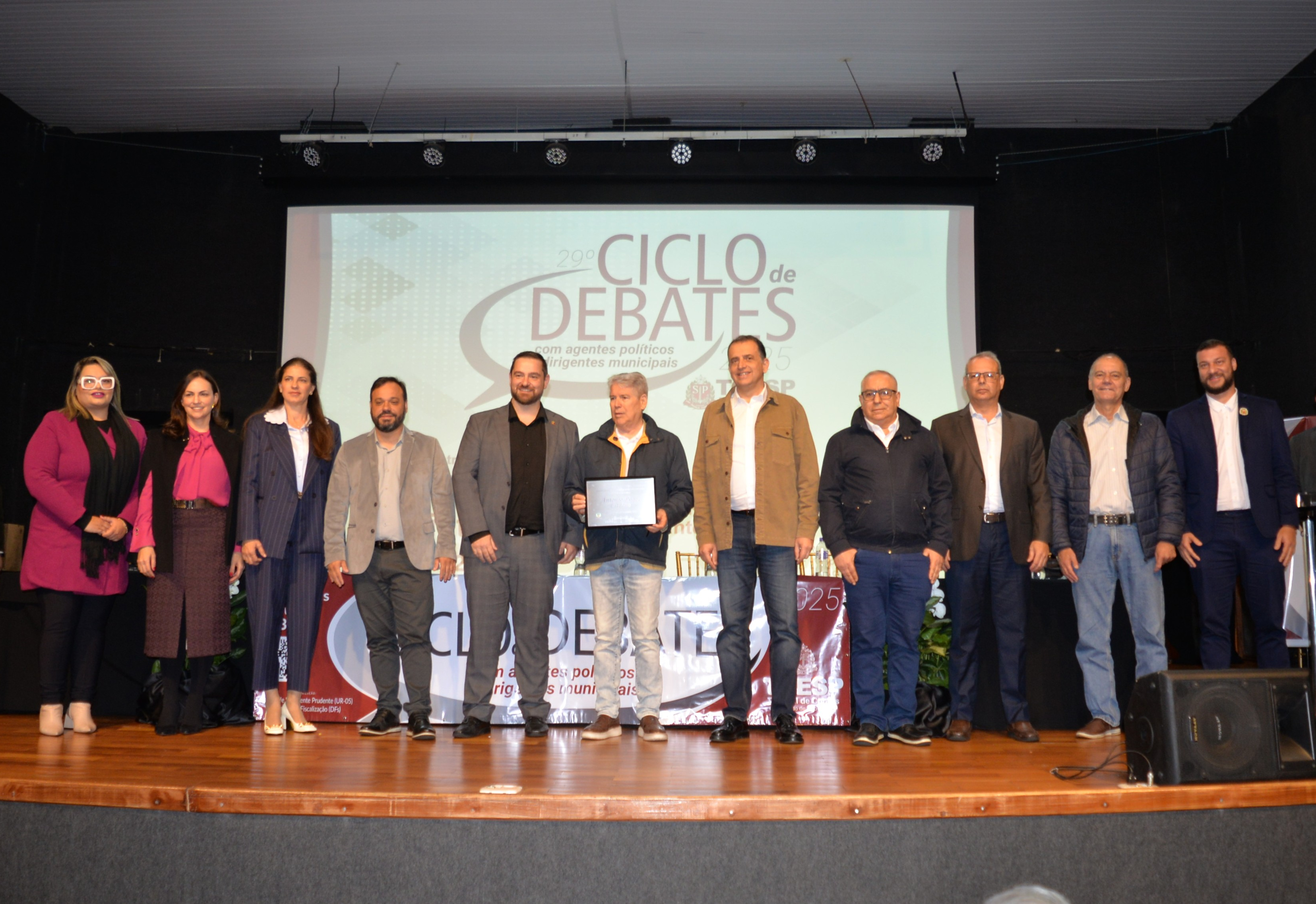 PEDRINHA PAULISTA SEDIA ECONTRO DO 29º CICLO DE DEBATES PROMOVIDO PELO TRIBUNAL DE CONTAS DO ESTADO DE SÃO PAULO.