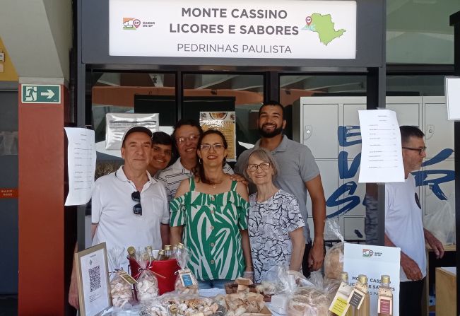 PRODUTORES PEDRINHENSES E REPRESENTANTES DA PREFEITURA PARTICIPAM DE FESTIVAL SABOR DE SÃO PAULO.