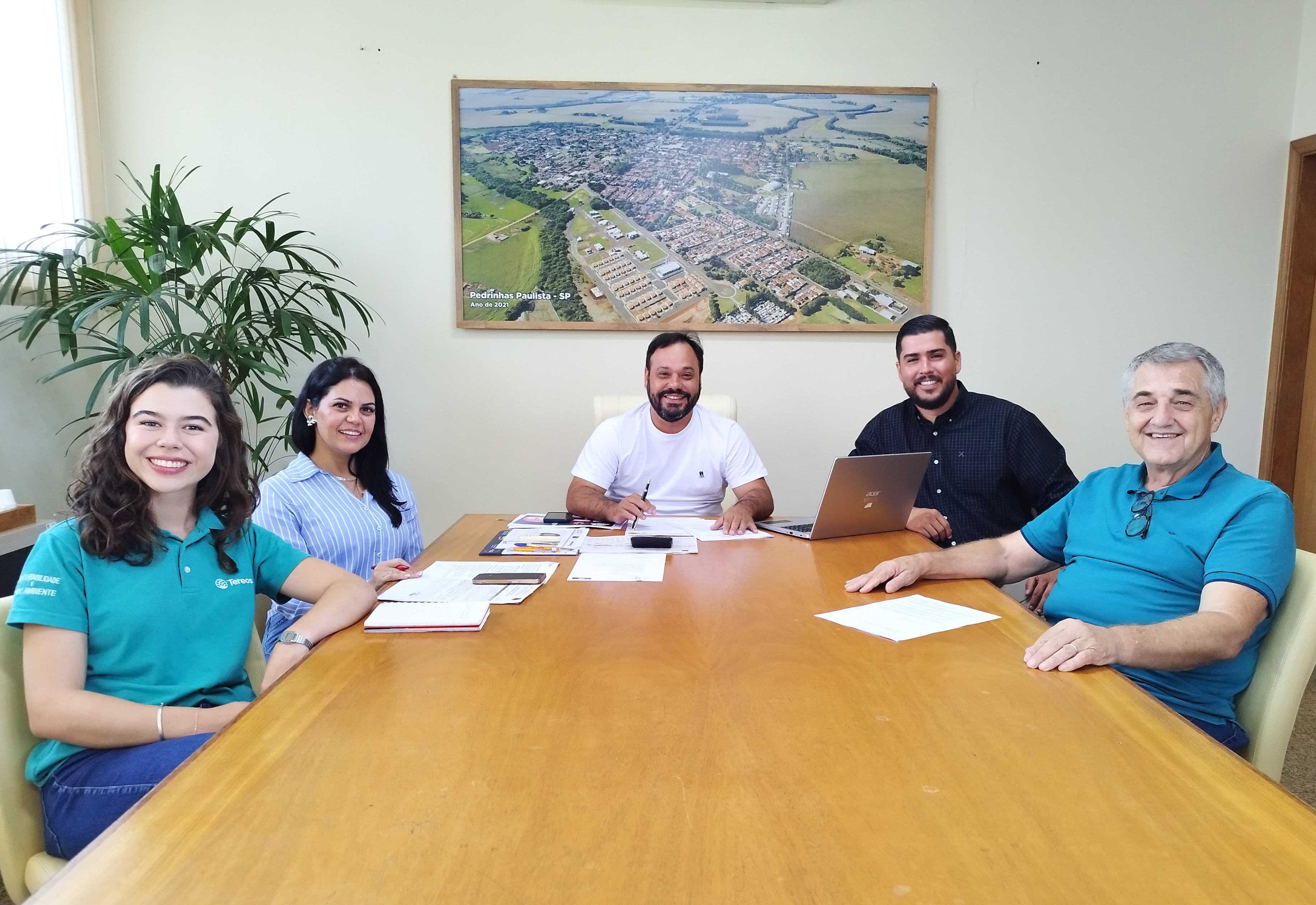 PARCERIA ENTRE A PREFEITURA DE PEDRINHAS PAULISTA E A TEREOS VIABILIZA DESTINAÇÃO DE RESÍDUOS E IMPLANTAÇÃO DE BOSQUE MUNICIPAL.