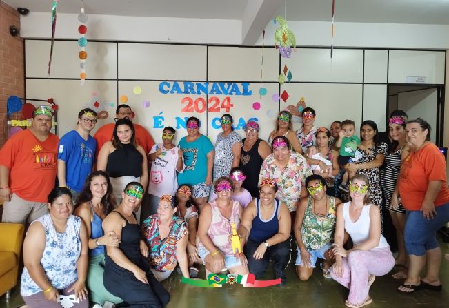 CENTRO DE REFERÊNCIA DE ASSISTÊNCIA SOCIAL REALIZA TARDE CARNAVALESCA.